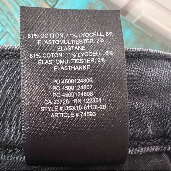 Aritzia Denim Forum The Nico Mid Rise Skinny Crop Jeans Size 24 - Picture 11 of 11